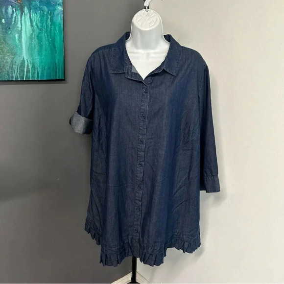 Joan Rivers Women's 1X Lightweight Denim Shirt Ruffle Hem Roll Tab Cotton Modest - Picture 5 of 13